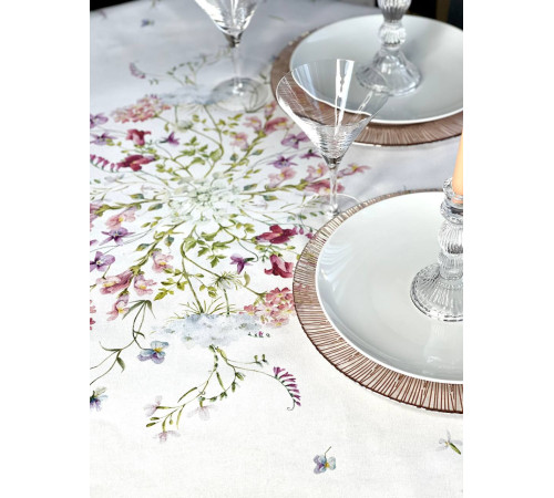 Завтрак в саду: скатерть (с пропиткой "Антипятно")