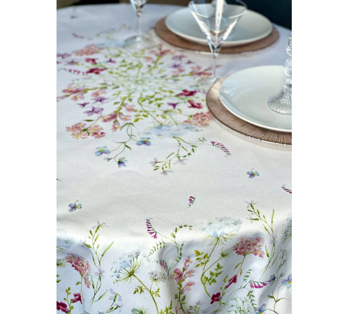 Завтрак в саду: скатерть (с пропиткой "Антипятно")