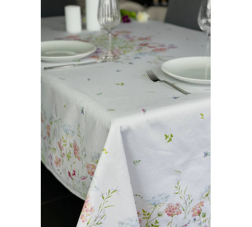 Завтрак в саду: скатерть (с пропиткой "Антипятно")