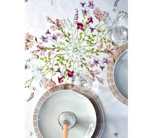 Завтрак в саду: скатерть 145 х 200 см (с пропиткой "Антипятно")