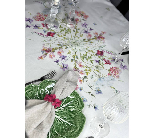 Завтрак в саду: овальная скатерть 145 х 200 см (с пропиткой "Антипятно")