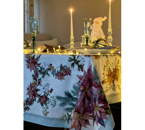 Скатерть столовая "Рождественская Пуансетия" 145*150																			
