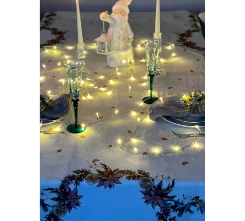 Скатерть столовая "Рождественская Пуансетия" 145*150																			