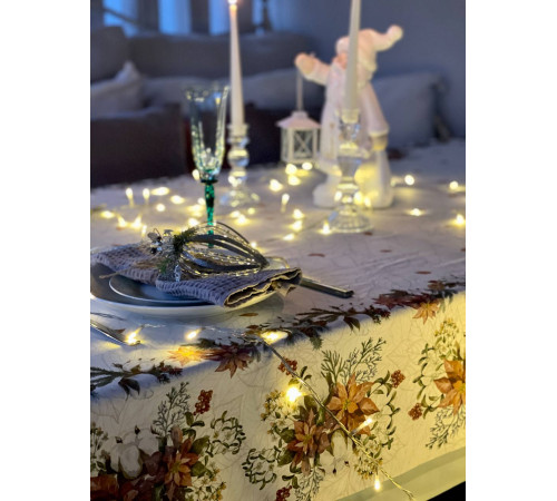 Скатерть столовая "Рождественская Пуансетия" 145*350																			