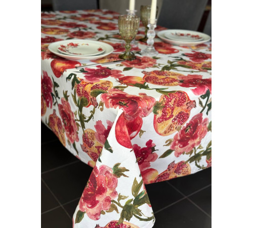 Скатерть столовая "Гранат" 145*250																			