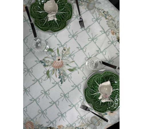 Светлая пасха: круглая скатерть д.150 см (с пропиткой "Антипятно")