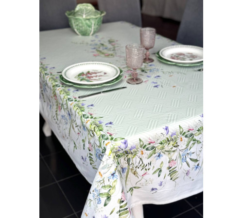 Летний зной: скатерть (с пропиткой "Антипятно")