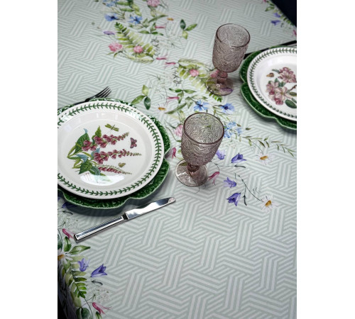 Летний зной: скатерть (с пропиткой "Антипятно")