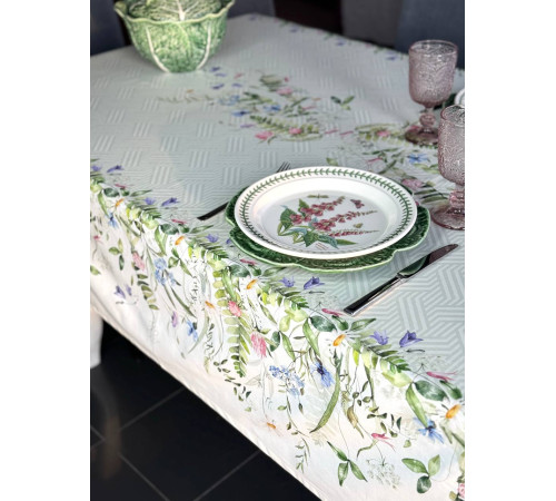Летний зной: скатерть 145 х 150 см (с пропиткой "Антипятно")