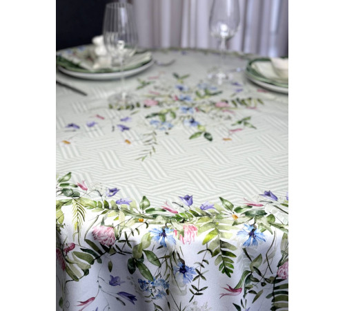 Летний зной: круглая скатерть д.150см (с пропиткой "Антипятно")