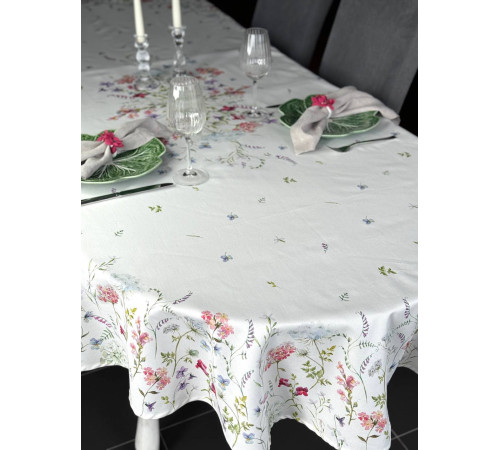 Cкатерть ATMOSPHERE HOME ЗАВТРАК В САДУ Артикул - ЗС овал 145*220, размер - овал 145*220