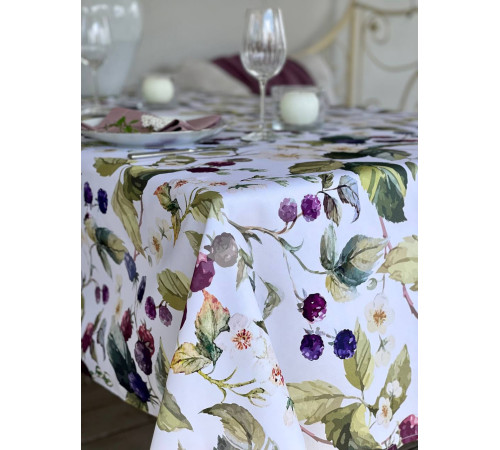 Скатерть столовая Ежевичная поляна 145 x 200 см