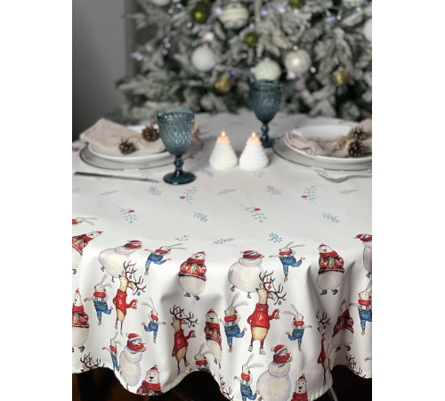 Скатерть столовая Новогодние каникулы круг 150 см