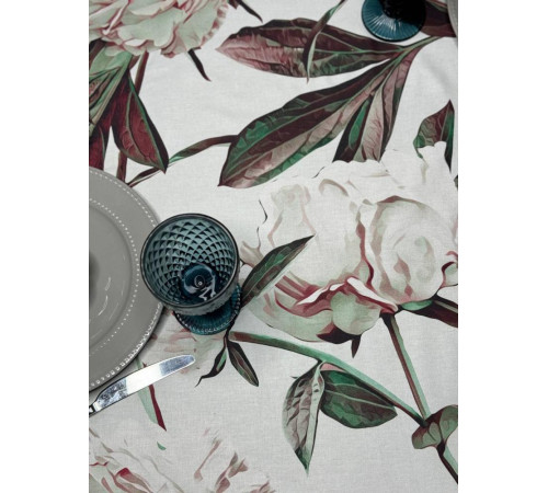 Пион белый: скатерть (с пропиткой «Антипятно»)