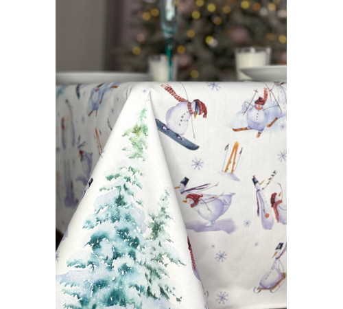 Скатерть столовая Зимние забавы 145 х 150 см