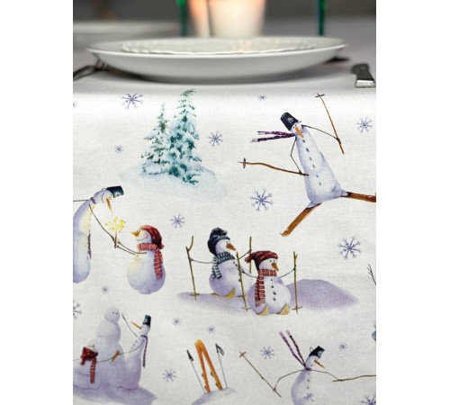 Скатерть столовая Зимние забавы 145 х 150 см