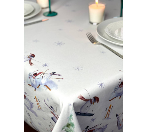 Скатерть столовая Зимние забавы 145 х 150 см